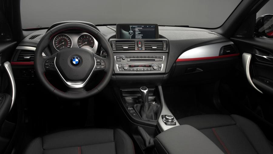  BMW 1-Series 2012 года  (фото 101 из 161)